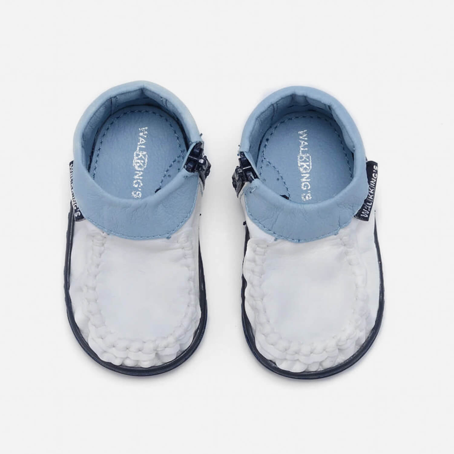 Leuchtend blaue Glasur